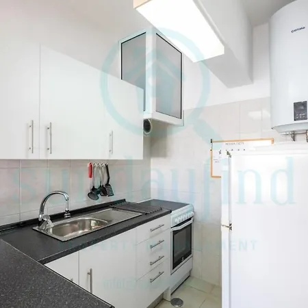 Algarve - Front - Free Wifi - Air Con Apartment