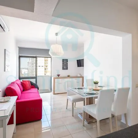 Algarve - Front - Free Wifi - Air Con Apartment