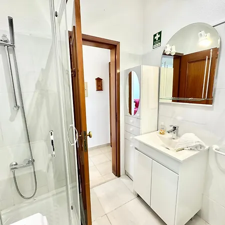 Algarve - Front - Free Wifi - Air Con Apartment