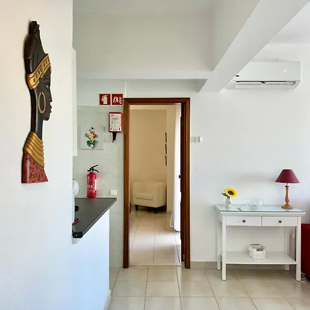 Algarve - Front - Free Wifi - Air Con * Armacao de Pera